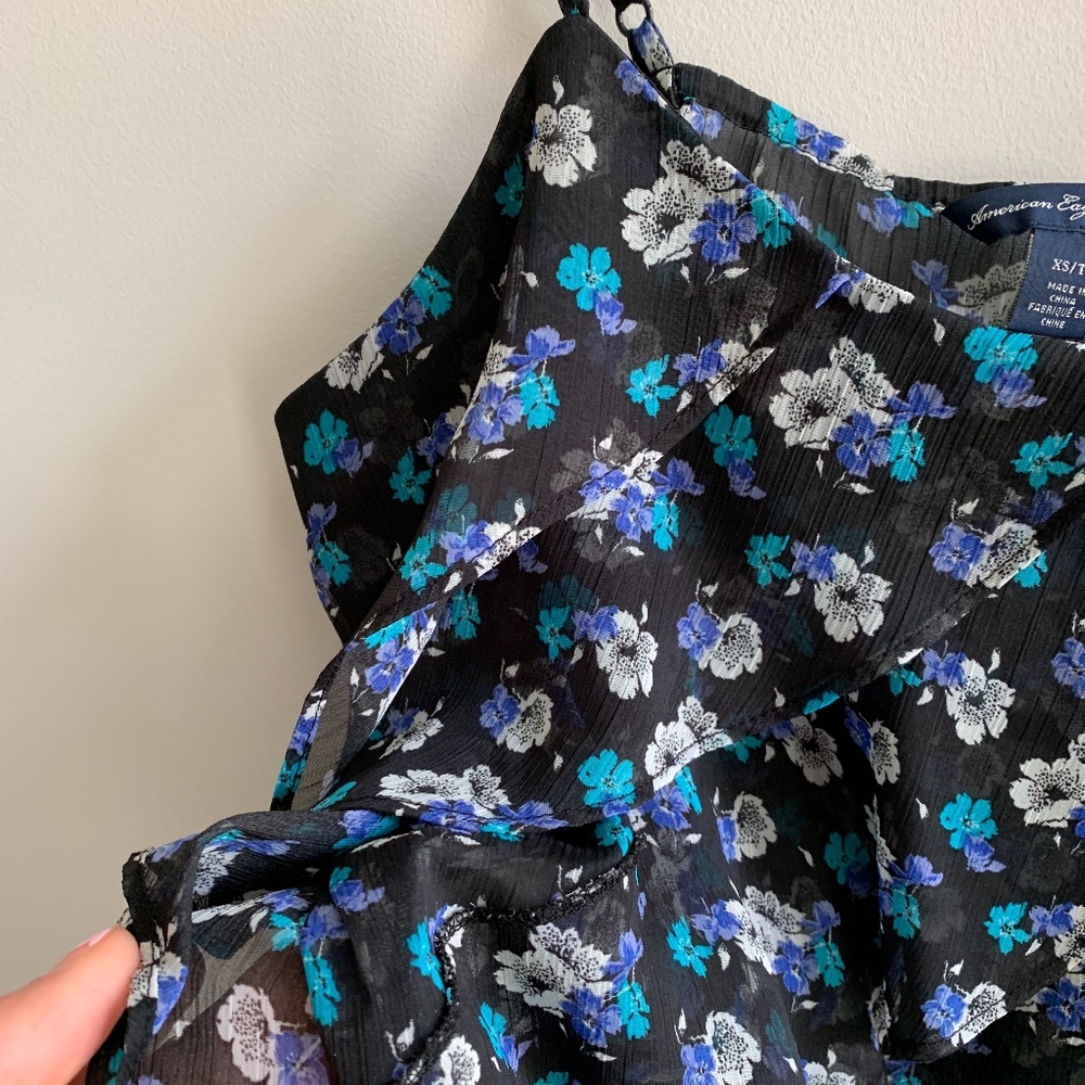 BLUES FLORAL PRINT RUFFLE TANK BLOUSE - Picture 5 of 6